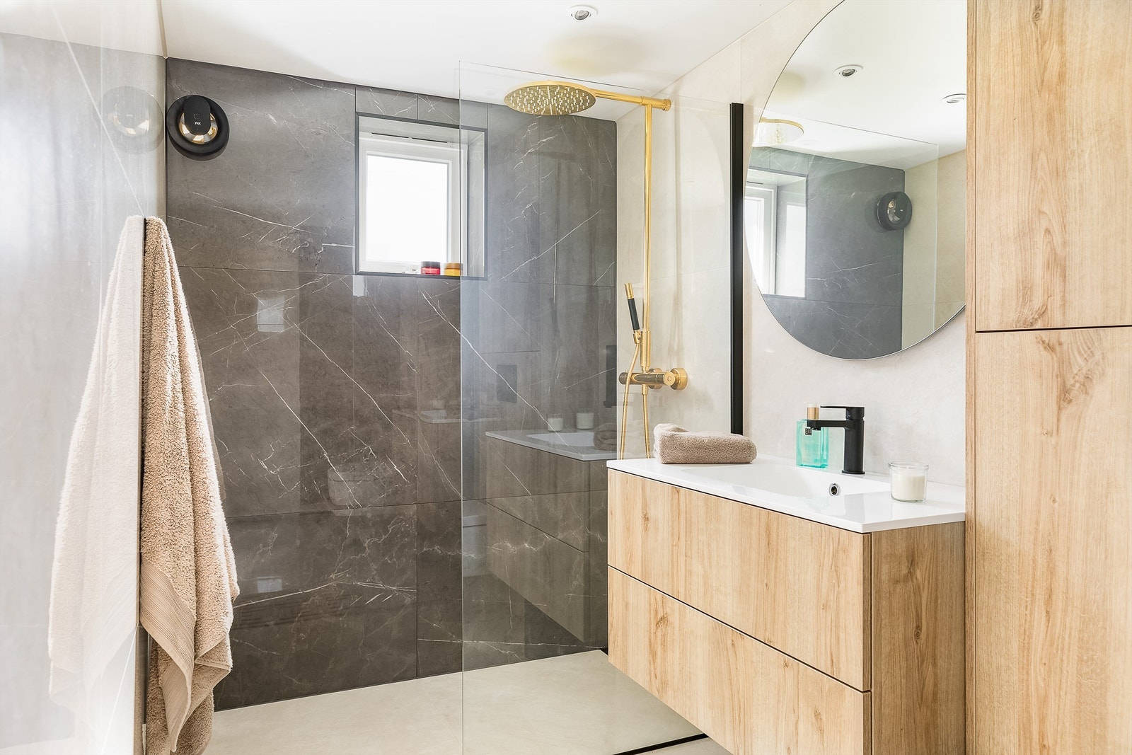 Badet ble i 2021 bygget opp nytt fra bunnen av med blant annet ny gulvstøp, ny membran og nytt elektrisk anlegg - gulvvarme inkludert. Galleribilde