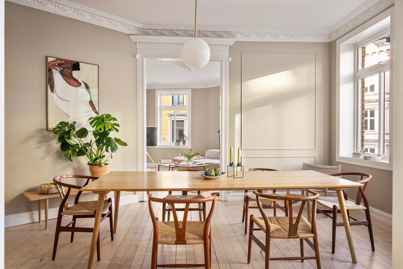 Her er det god plass til stor spiseavdeling - perfekt for sosiale sammenkomster! Galleribilde