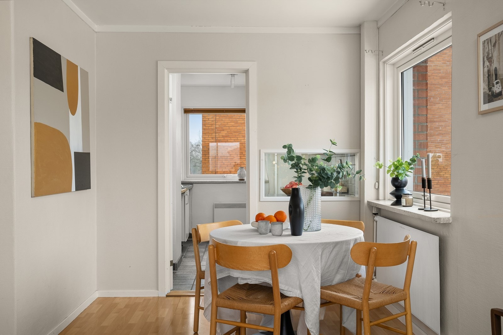 Inviter familie og venner på en hyggelig middag! Galleribilde