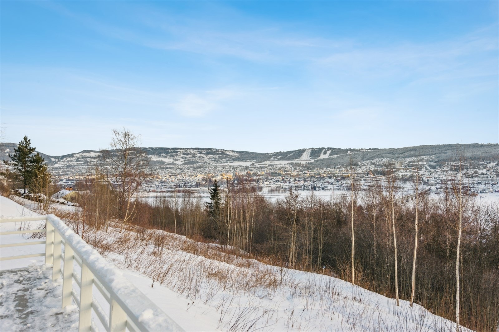 Utsikt mot Lillehammer sentrum Galleribilde