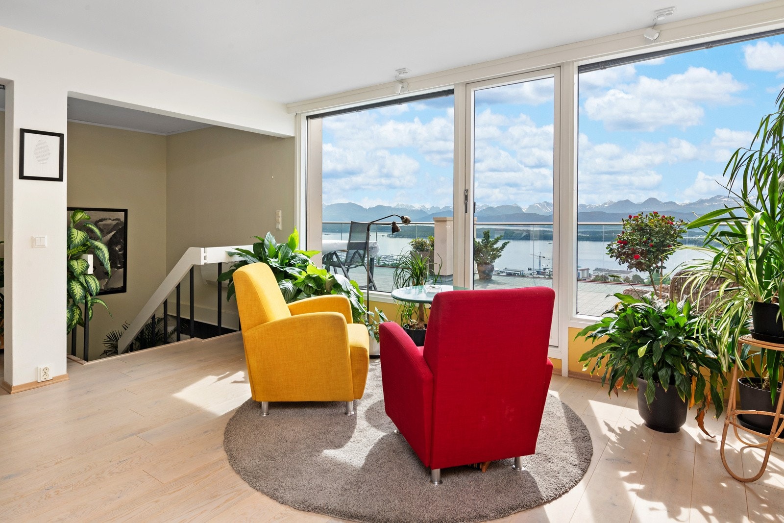 Herfra kan utsikten nytes. Galleribilde