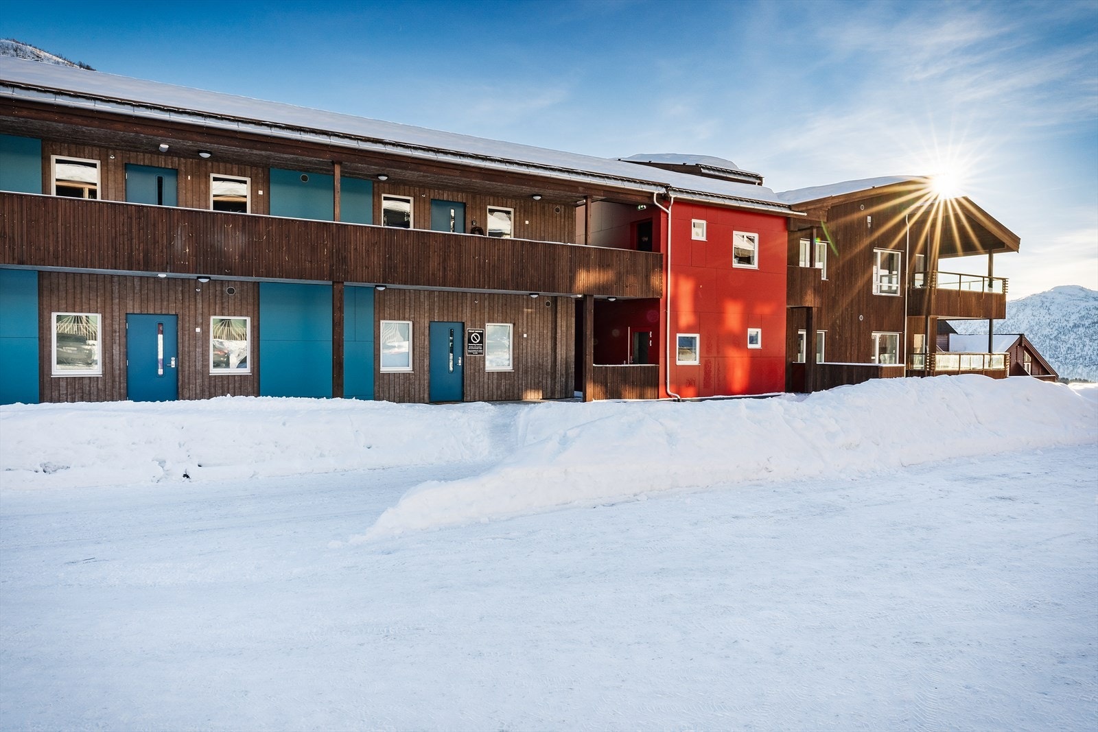 Komplekset har en moderne fasade Galleribilde