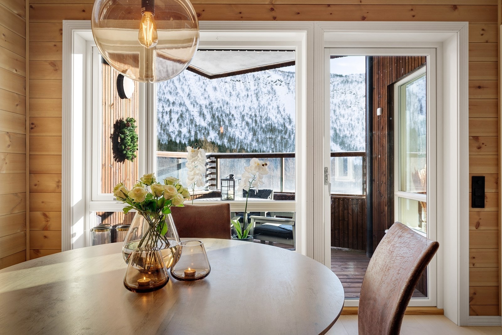 Thomas Bull Wingaard ved EiendomsMegler 1 har gleden av å presentere Budeiehaugen 64! Galleribilde