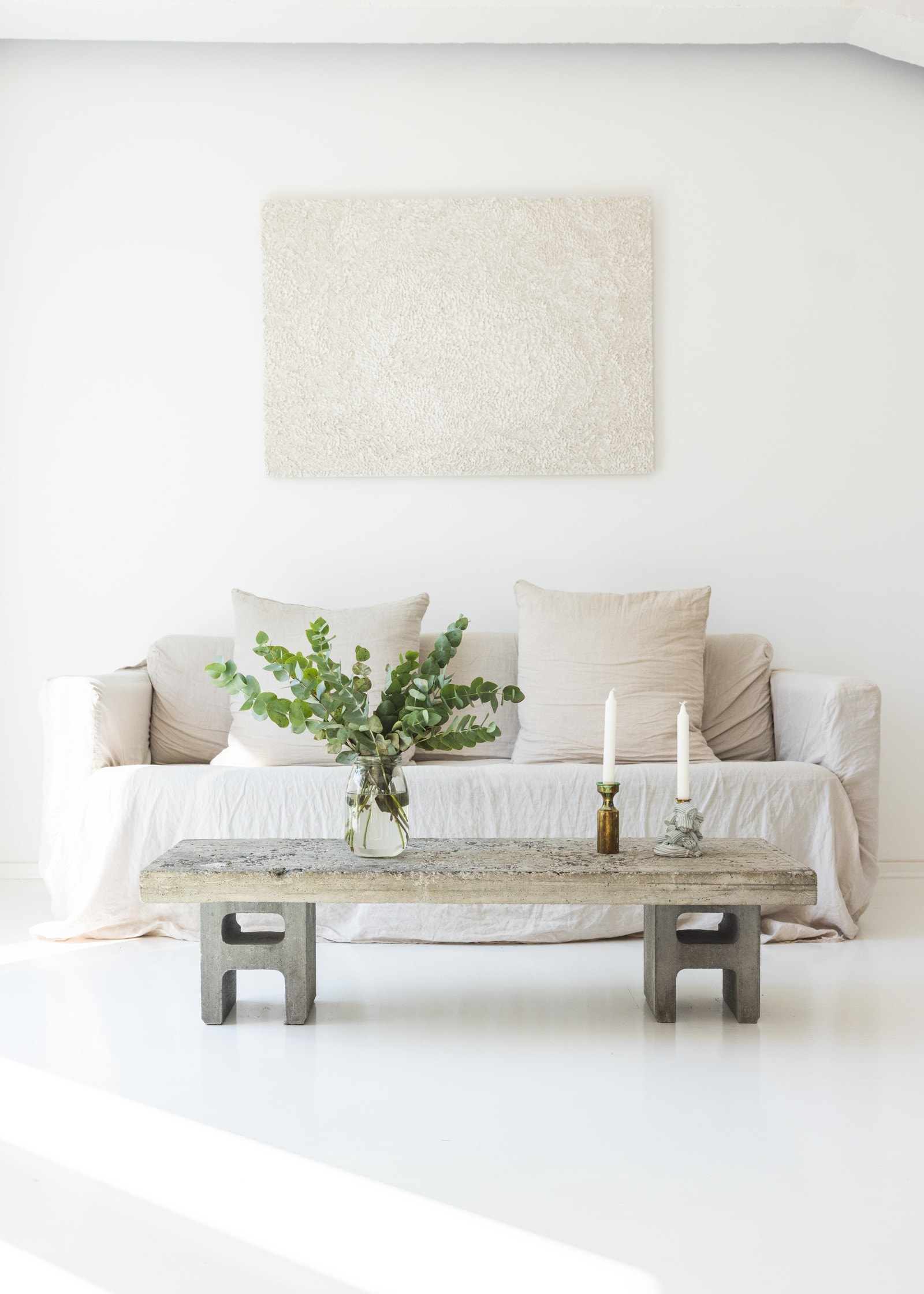 Store vindusflater som slipper til rikelig med naturlig lys. Galleribilde