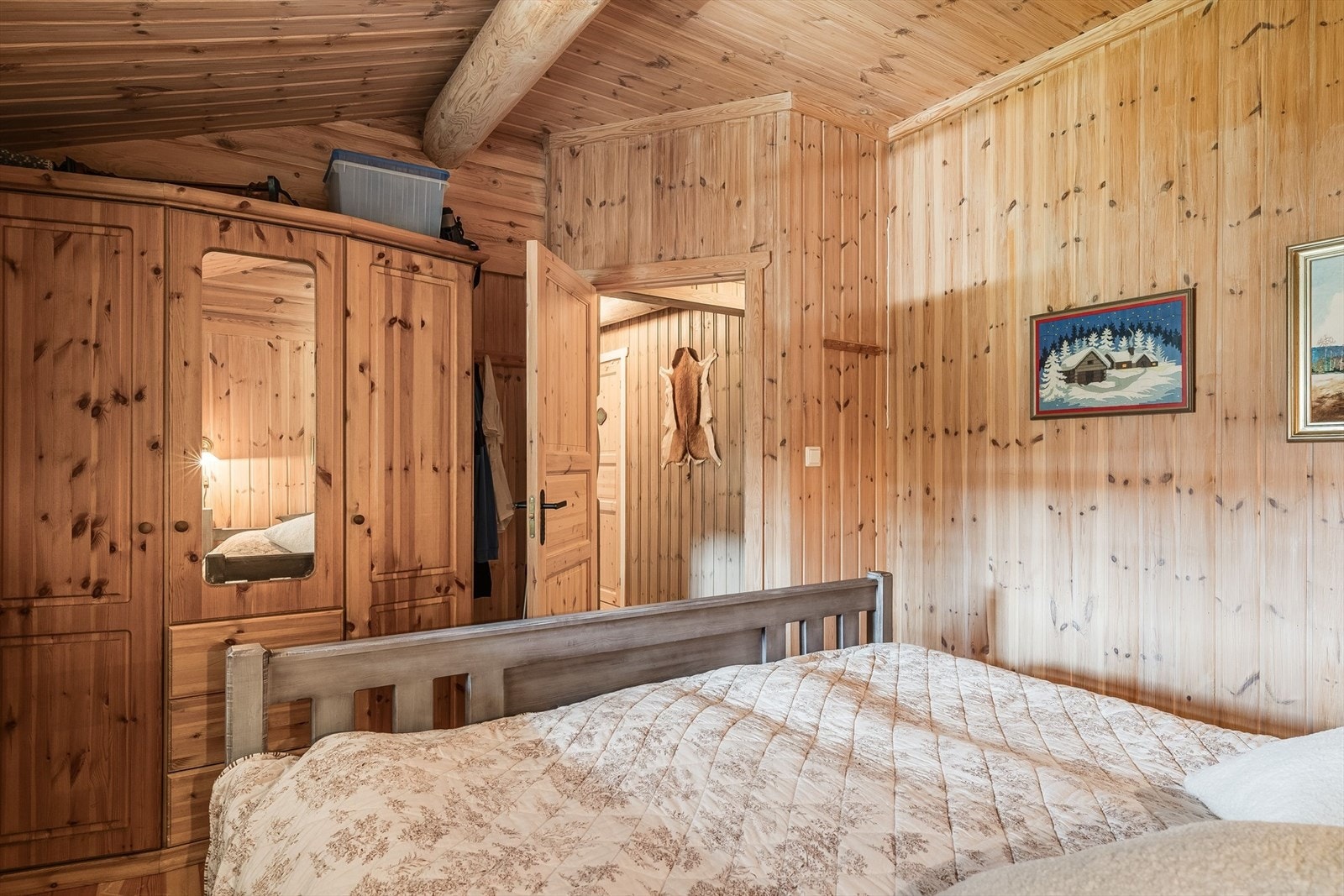 1298-3-1_030.jpg Galleribilde