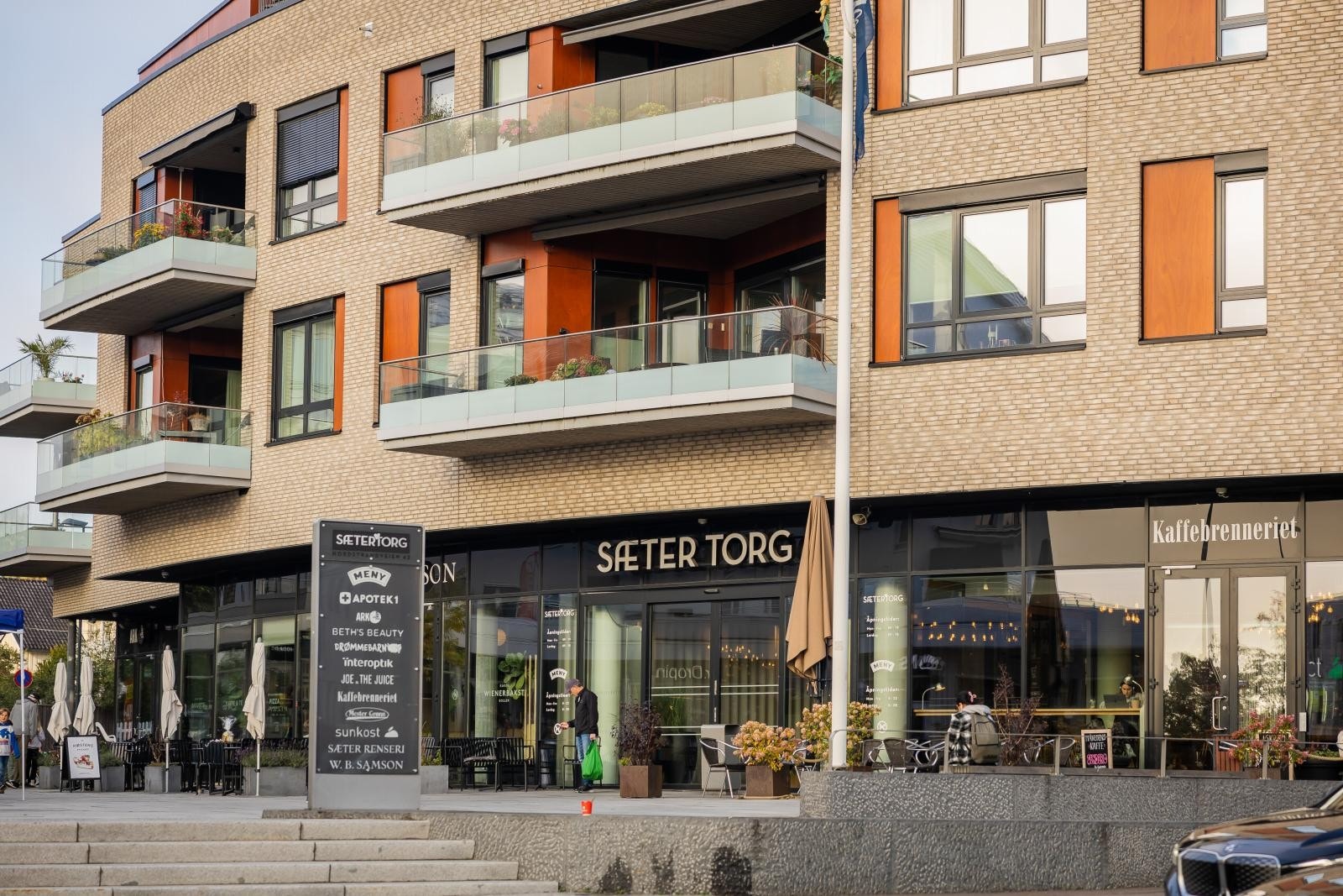 Kort vei til Sæter Torg med alt av det du trenger i det daglige. Galleribilde
