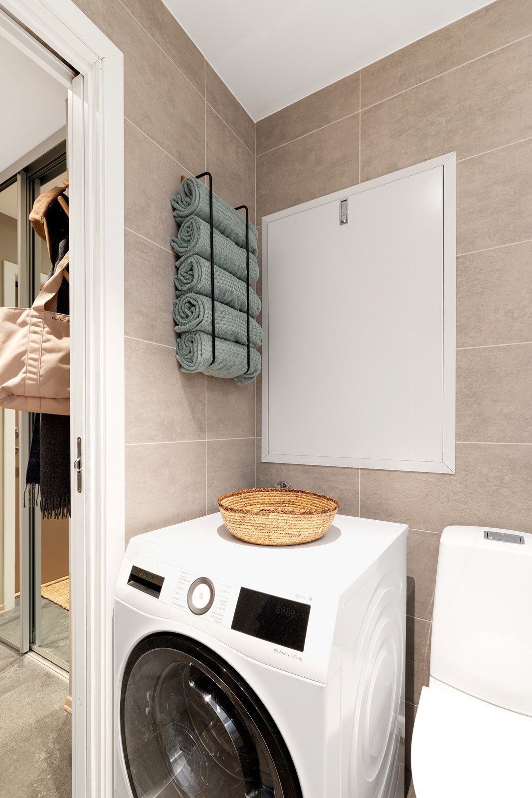 Opplegg for vaskemaskin på bad Galleribilde