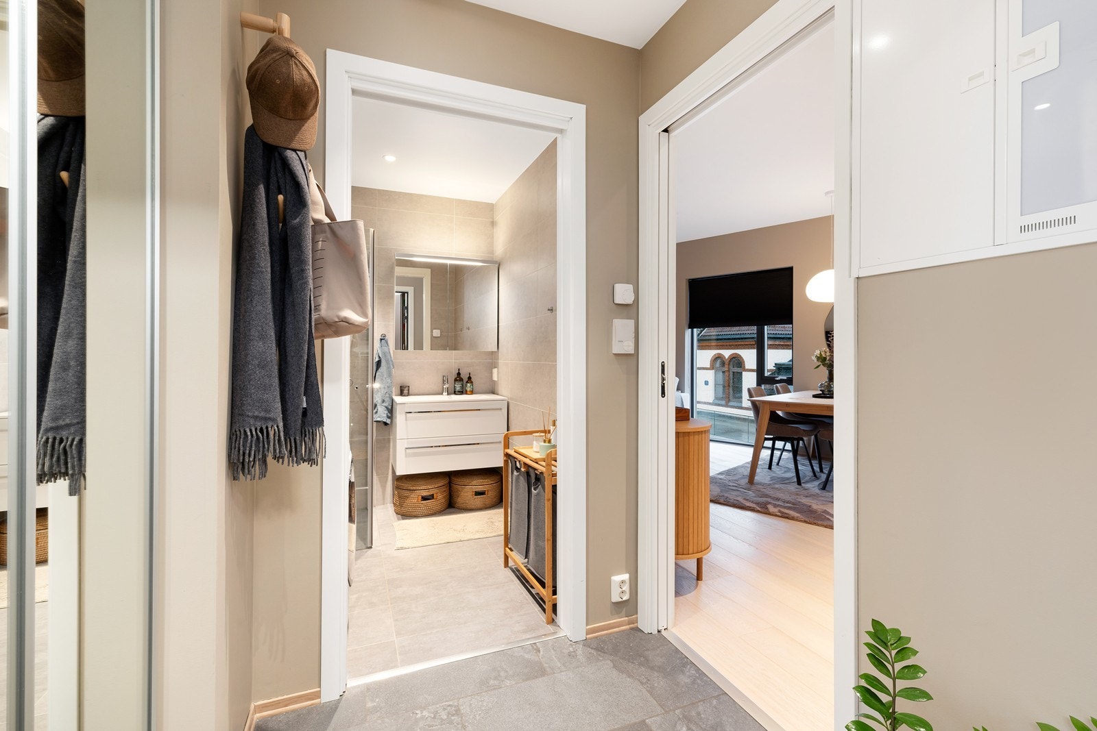 Gang sett mot bad og stue/kjøkken Galleribilde