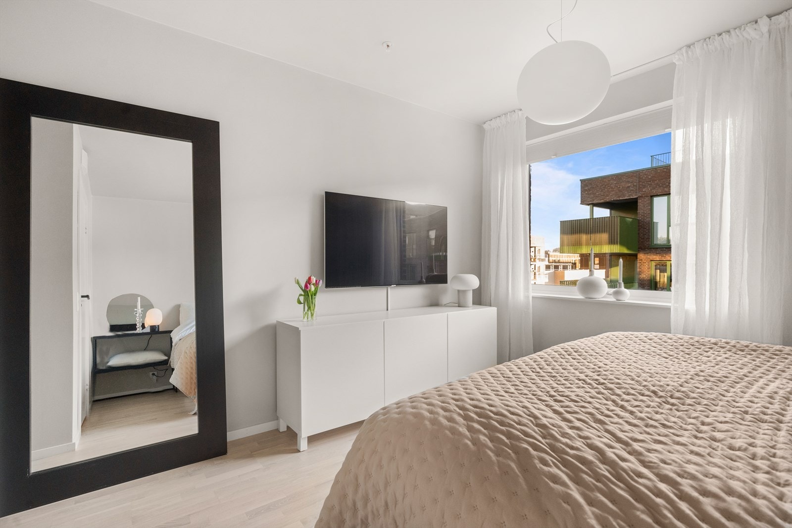 Videre er det plass til kommode og evt. skrivebord. Galleribilde