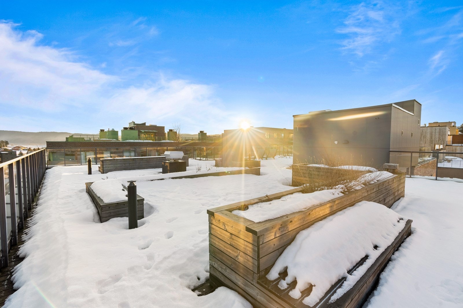 På takterrassene er det etablert sittegrupper. Galleribilde