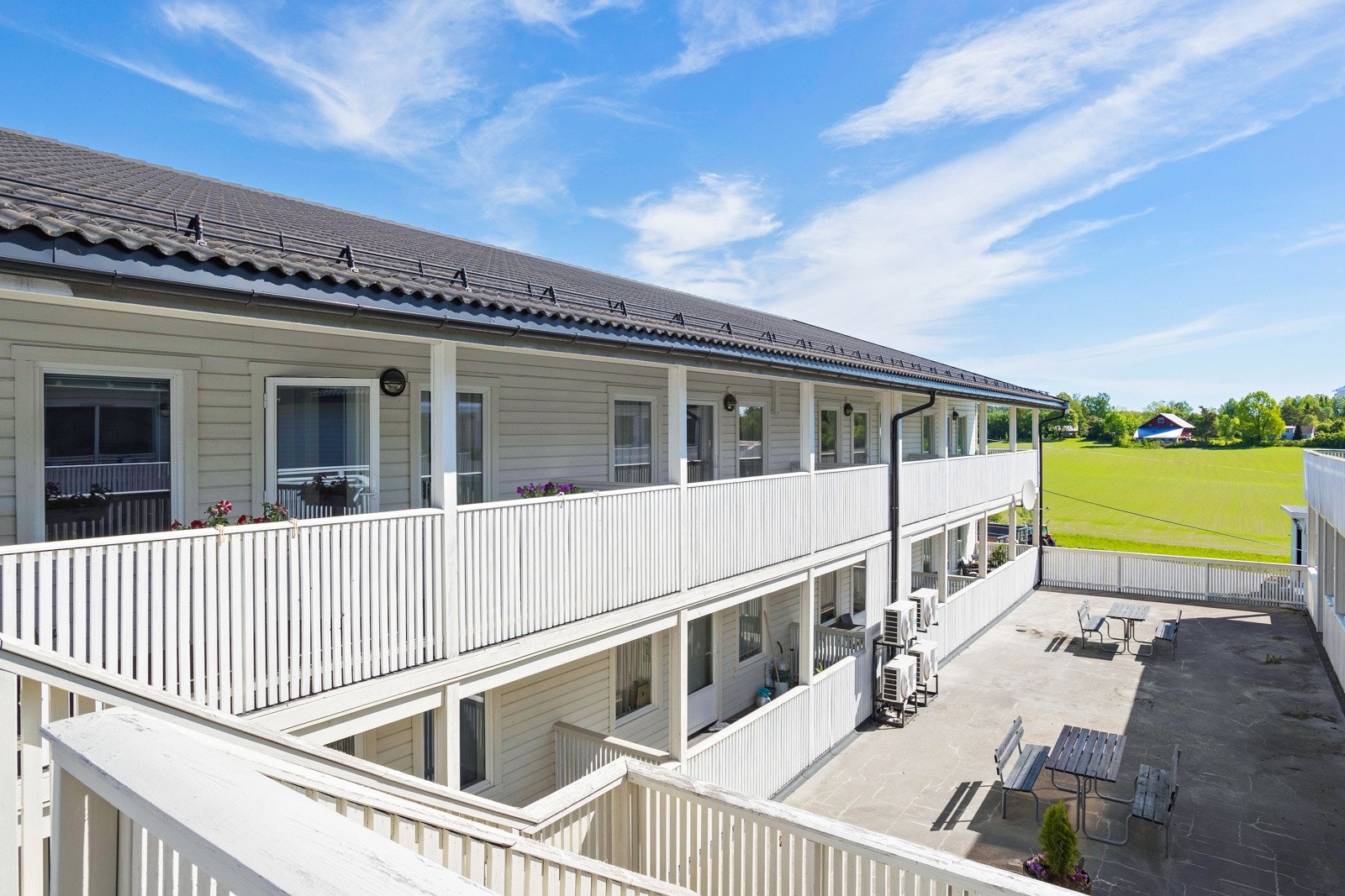 Leiligheten har tilgang til felles takterrasse på 200 kvm. beliggende mellom nordre og sydlige fløy i 2.etg. Galleribilde