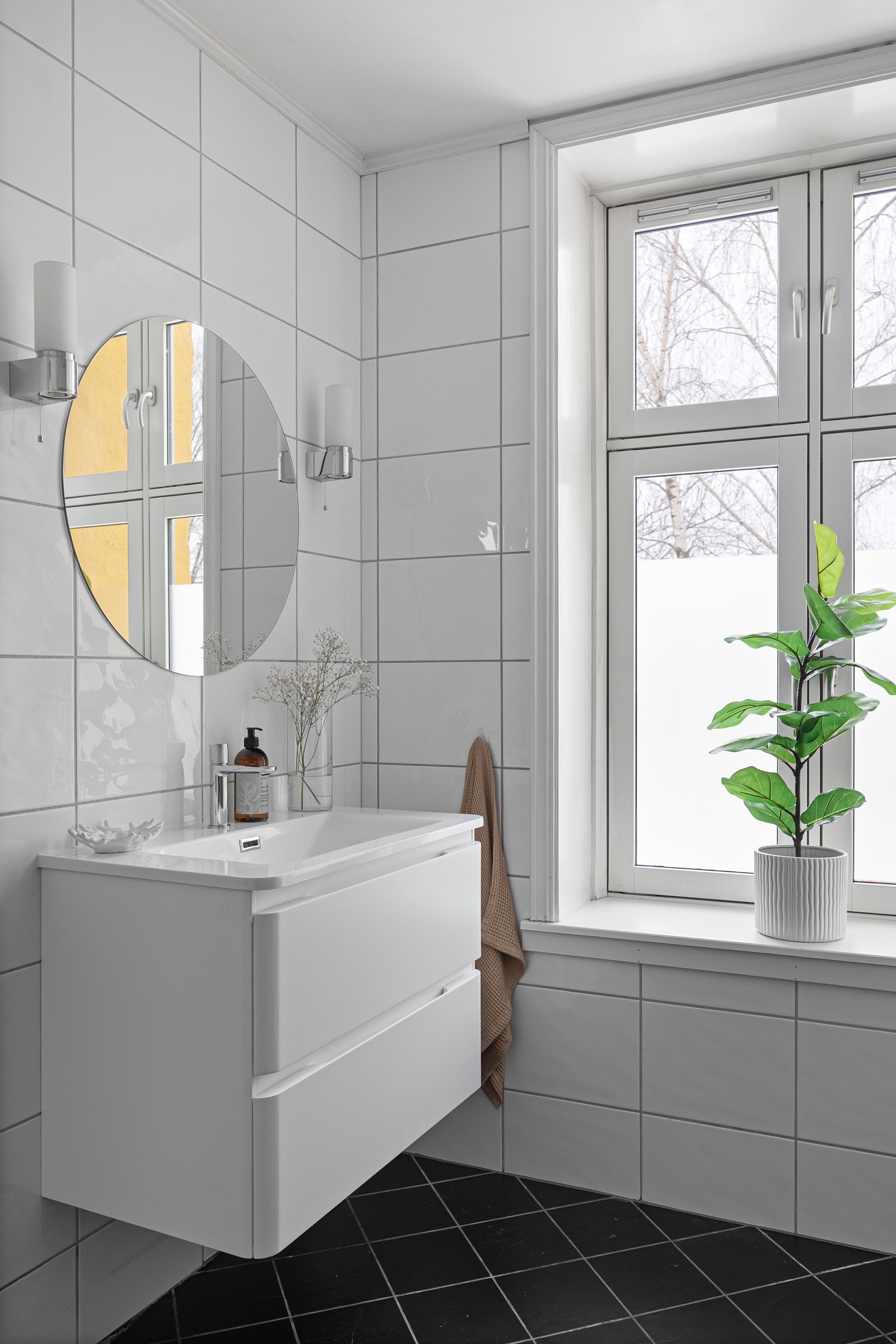 Servant, servantinnredning og kran ble oppgradert i 2025. Galleribilde