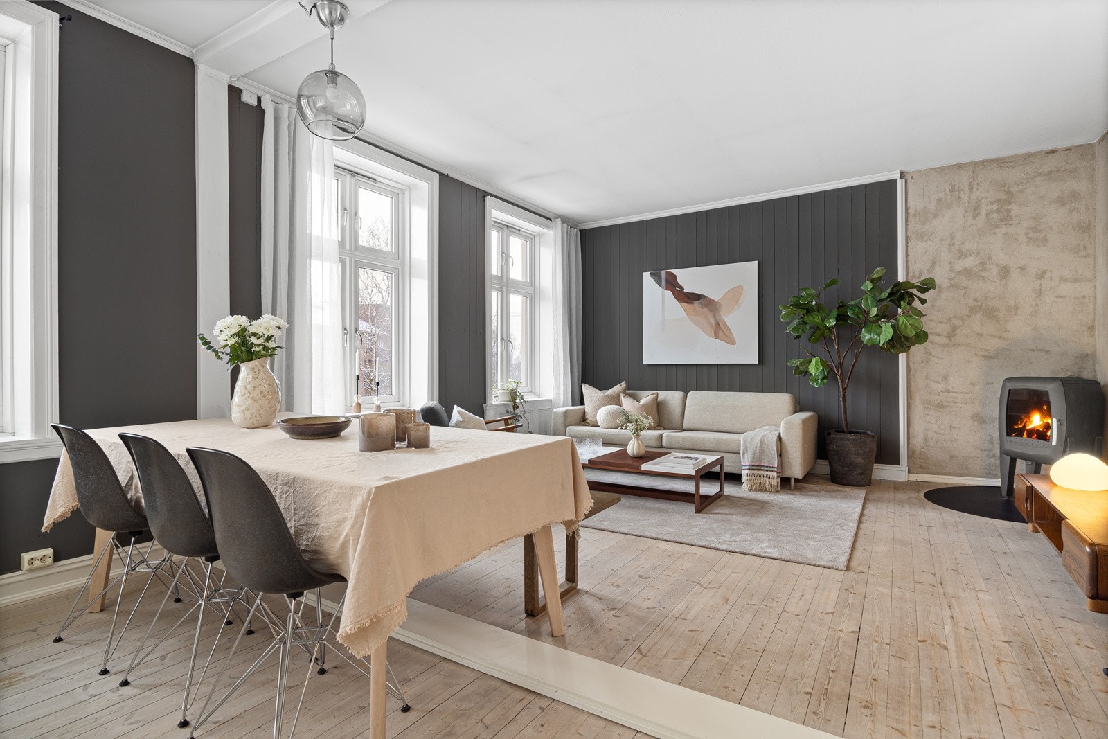 Velkommen til en flott og gjennomgående 2-roms beliggende rolig til på Bjølsen. Galleribilde