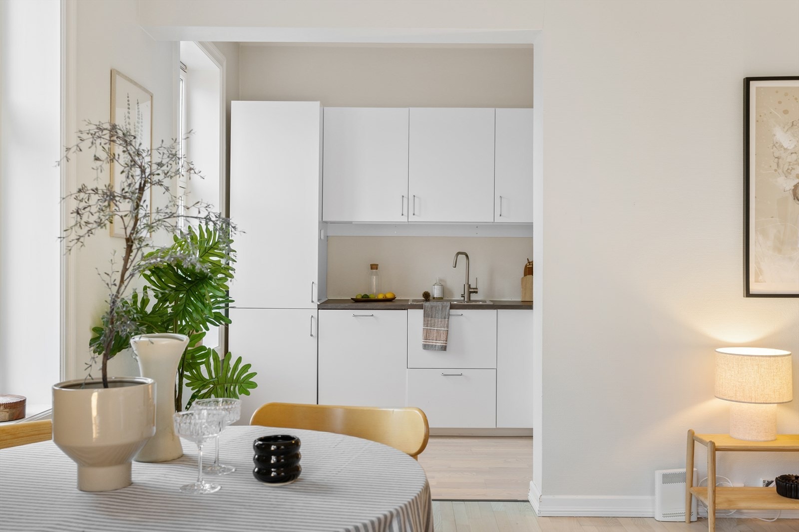 Delvis adskilt kjøkken. Galleribilde