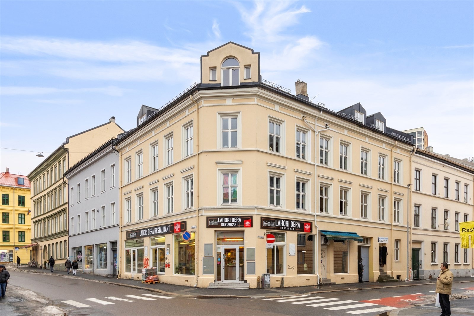 Leiligheten ligger i en klassisk bygård fra 1872. Galleribilde