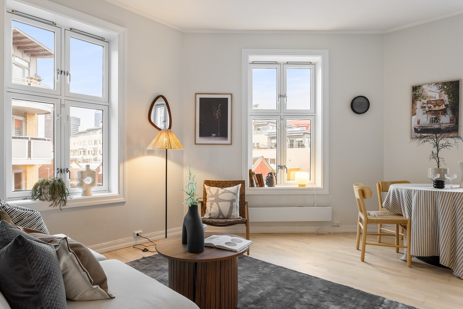 Leiligheten har en god planløsning med to soverom på ene siden og stue/kjøkken på andre siden. Galleribilde