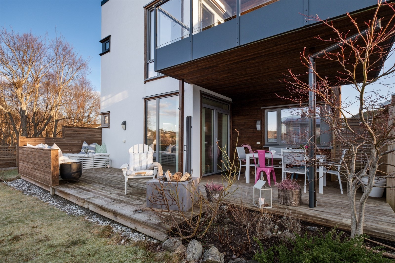 Tilhørende leiligheten er her et flott uteområde Galleribilde