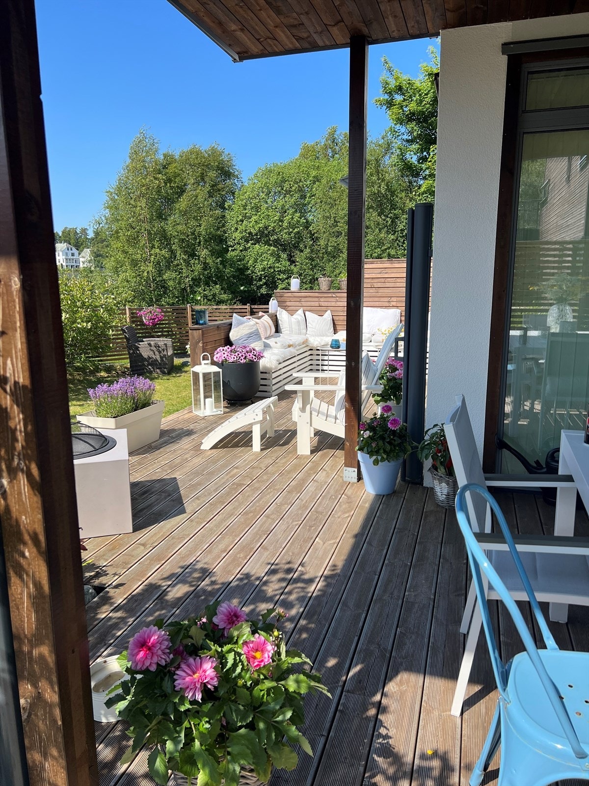 Stemningsbilde av terrassen tatt av selger Galleribilde