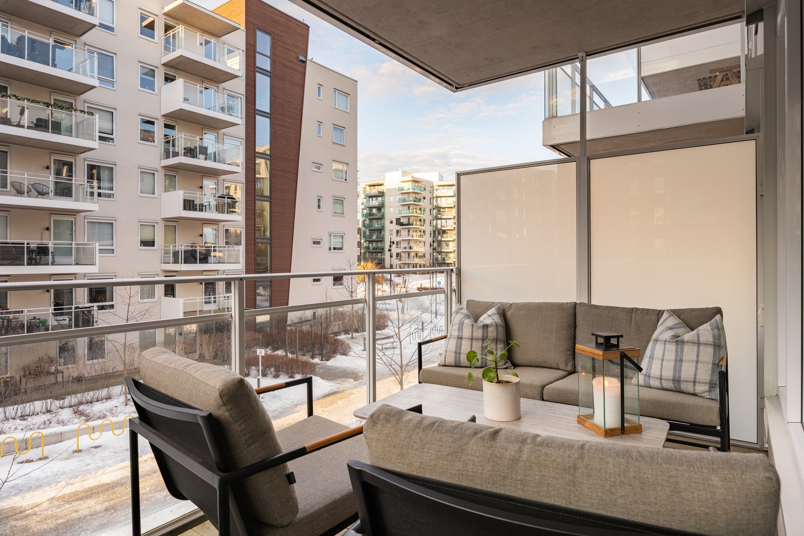 Boligen ligger i et nyetablert og barnevennlig område på Løren i et bygg fra 2018. Galleribilde