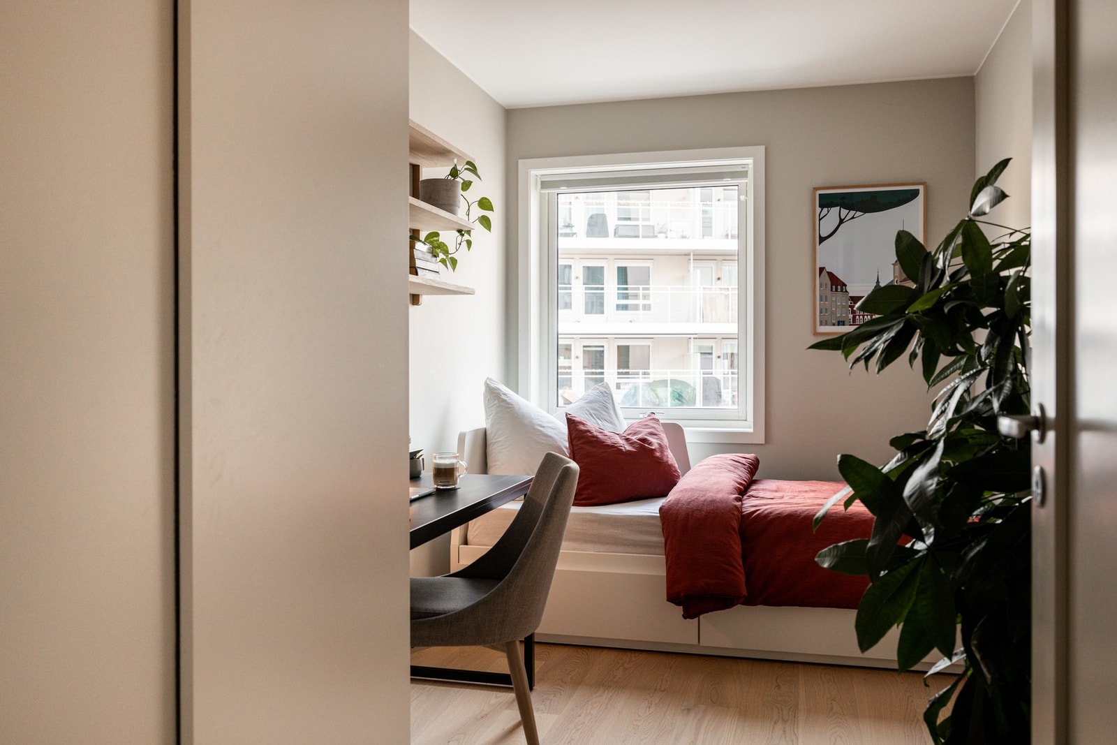 Soverom 2 er også av god størrelse og passer ypperlig som barnerom, gjesterom eller kontor. Galleribilde