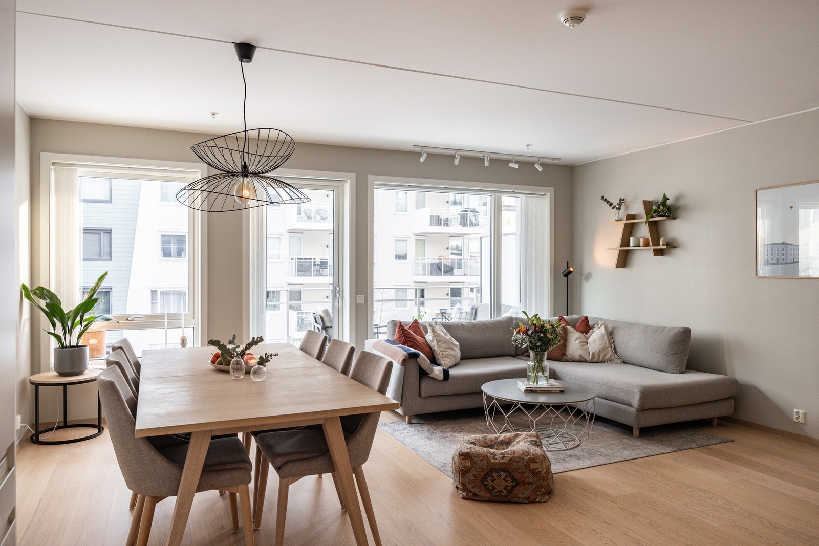 Velkommen til denne lekre 3-roms leiligheten i Lørenveien 62B! Galleribilde