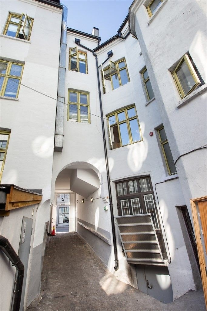 Koselig innergård. Galleribilde