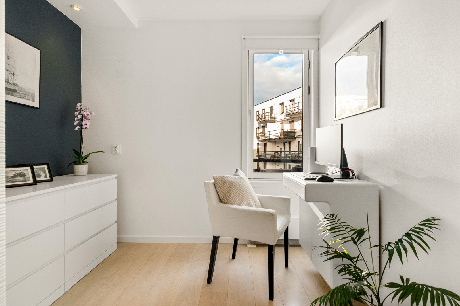 Perfekt å bruke som hjemmekontor eller gjesterom Galleribilde