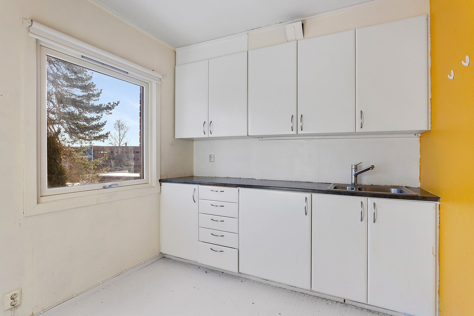 Dagens kjøkken kan enkelt innredes som soverom. Galleribilde