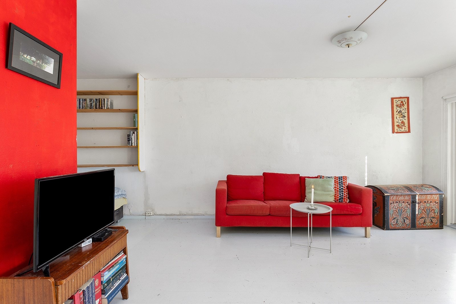 Praktisk hjørne i stuen perfekt for etablering av kjøkken. Galleribilde