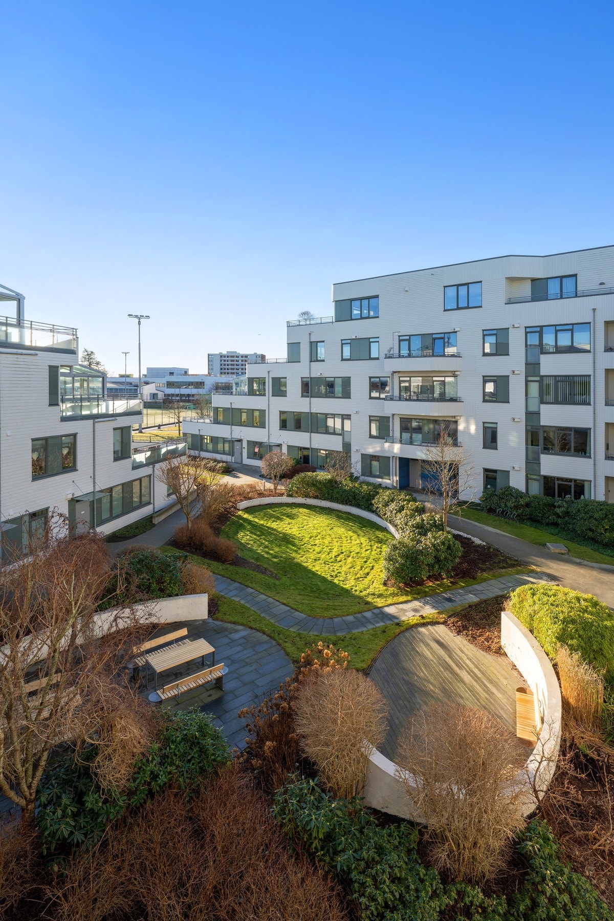 Utmerket leilighetskompleks med gjennomgående god standard. Galleribilde