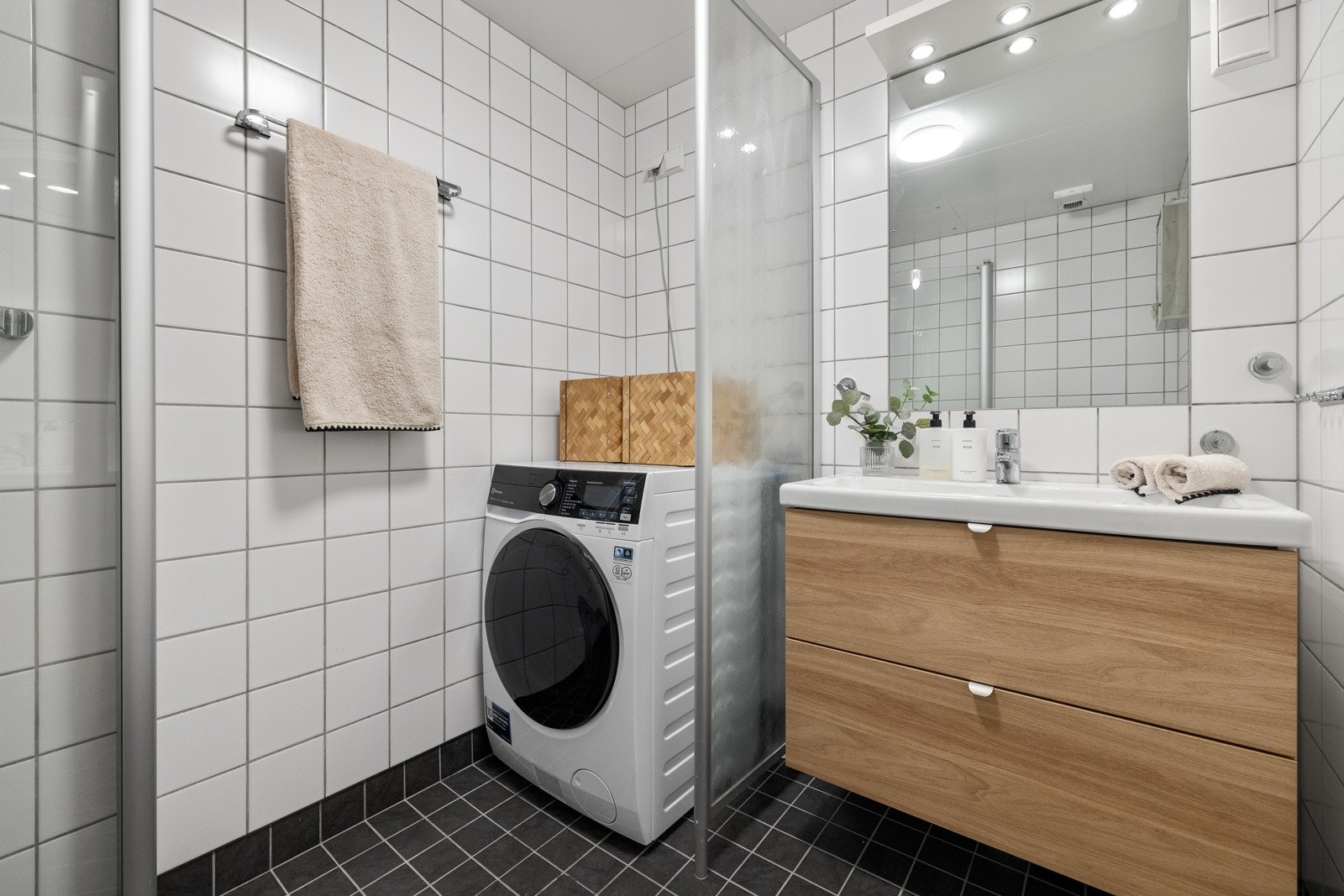 Opplegg for vaskemaskin. Galleribilde