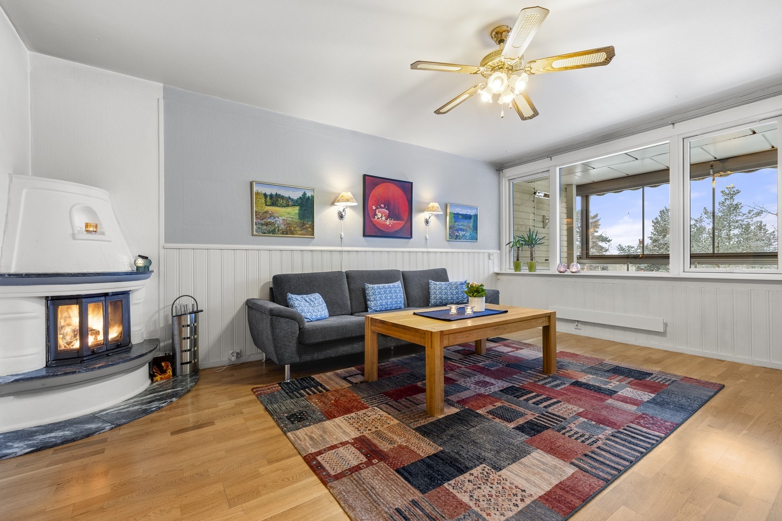 Her bor du i trygge og rolige omgivelser, sentralt på Oppsal og i umiddelbar nærhet til "alt". Galleribilde