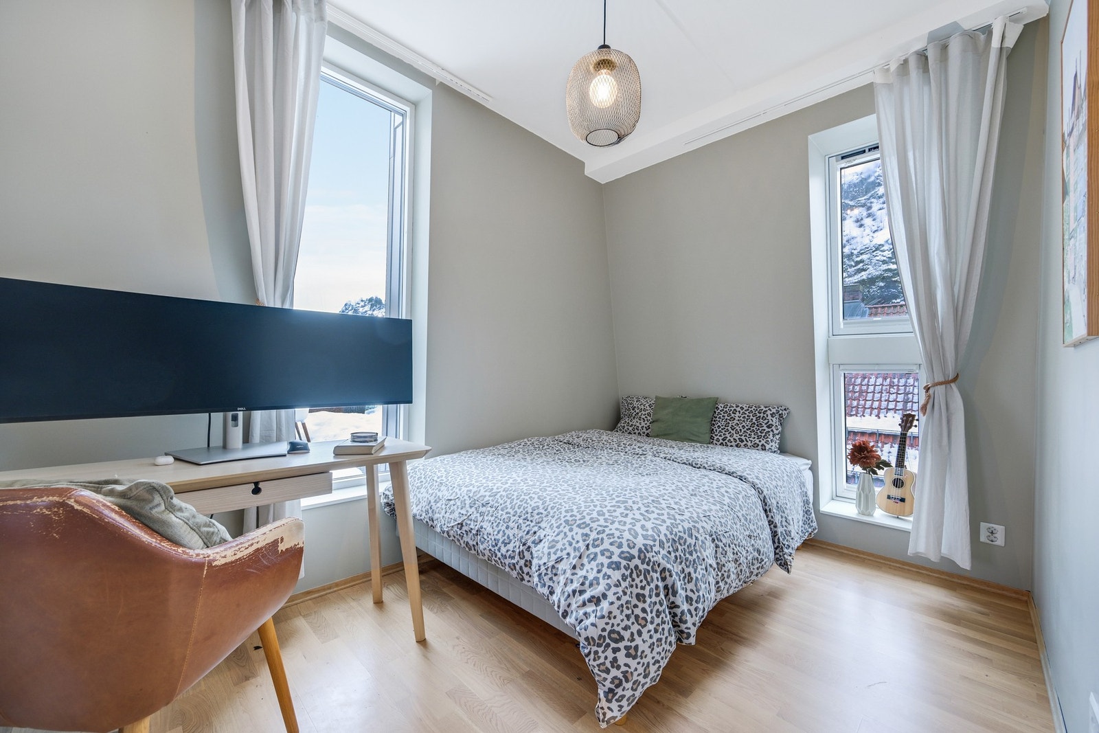 Soverommet har nok plass til et skrivebord og en lesekrok. Galleribilde