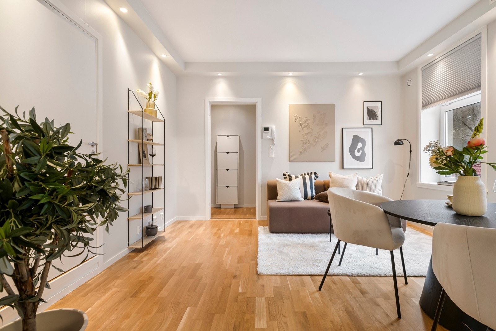 - Takhøyden er på hele 2,67 meter, noe som gir en svært god romfølelse - Galleribilde