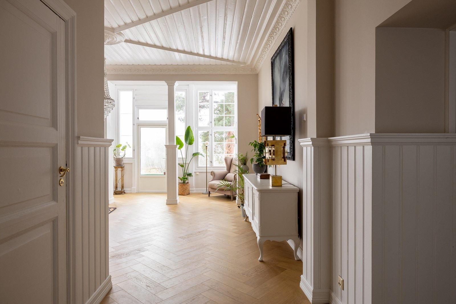 I tillegg til varmefolie i gulvet er det også en effektiv varmepumpe/aircondition-løsning i boligen Galleribilde
