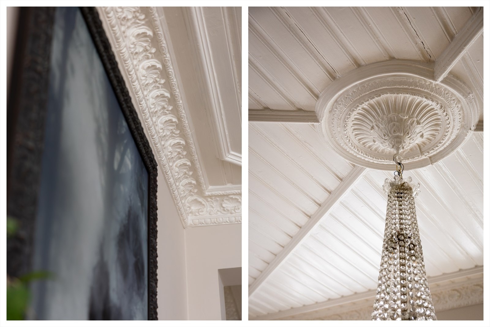 Klassiske detaljer som rosett og stukkatur gjør stuen ekstra elegant Galleribilde