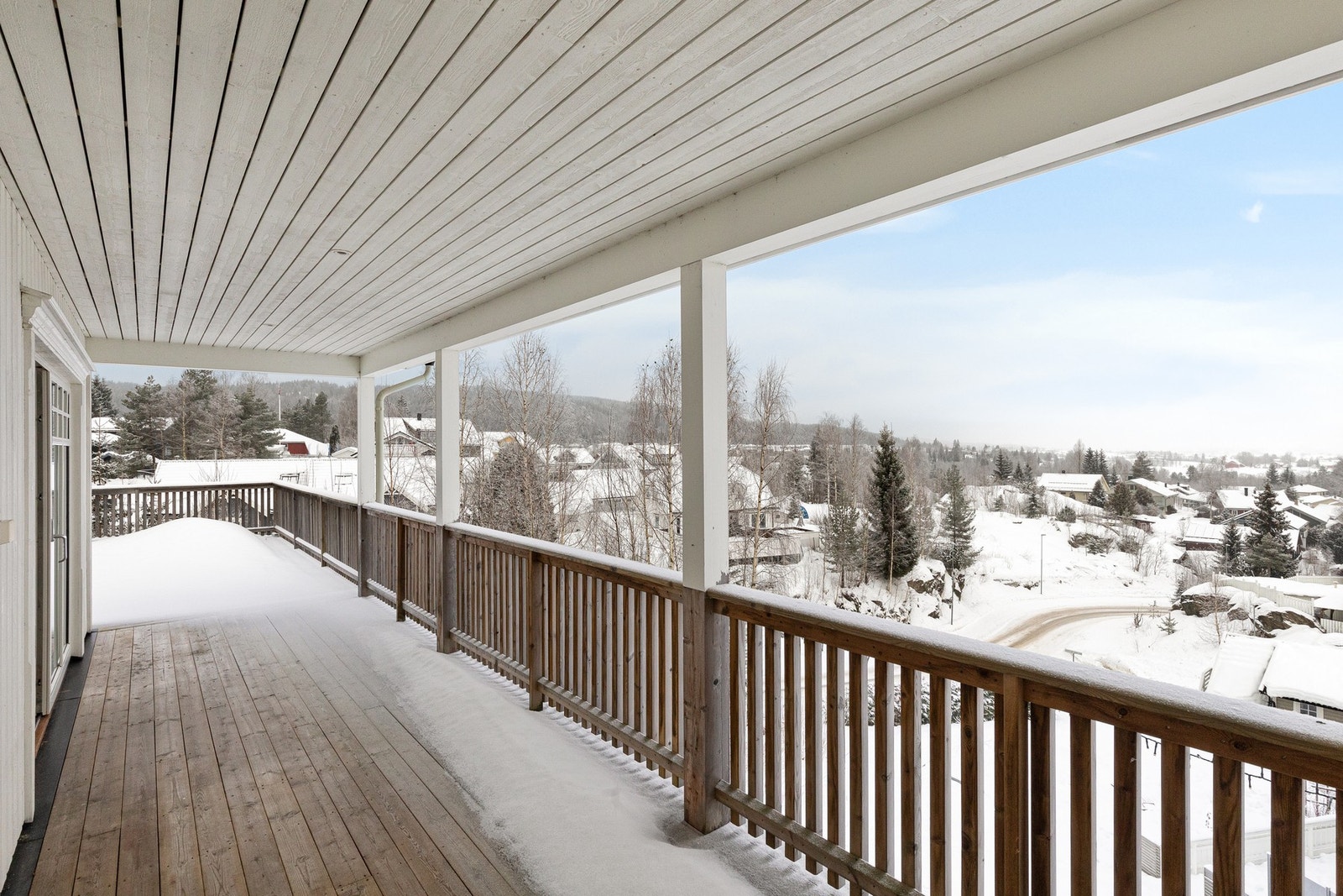 Det er god plass til utemøblement, grill og beplantning. Galleribilde