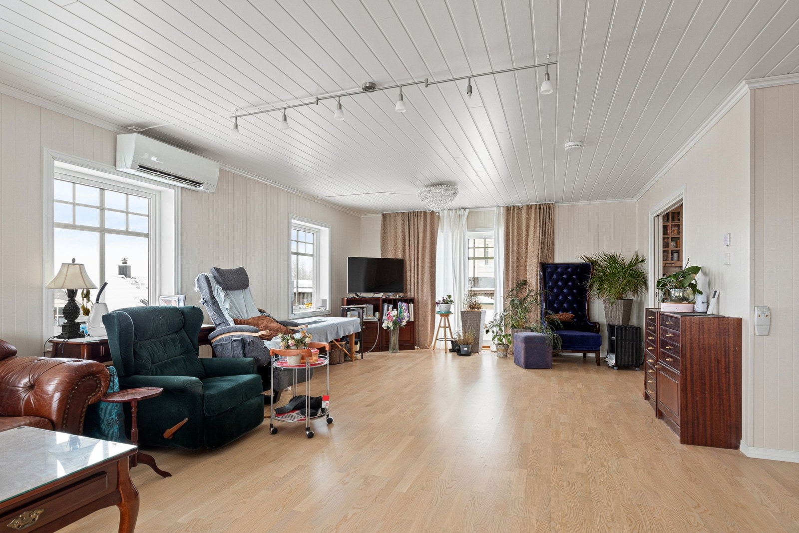 Boenhet 2 har en lys stue med flere møbleringsmuligheter. Galleribilde