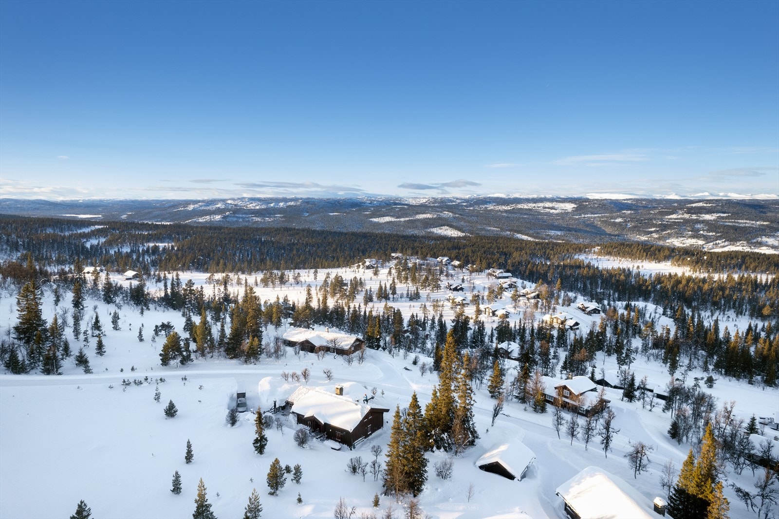 Velkommen til Åkrefjellvegen 11! Luftig beliggende 1000 moh. Nydelig utsikt. Rett ved skisporet. Galleribilde