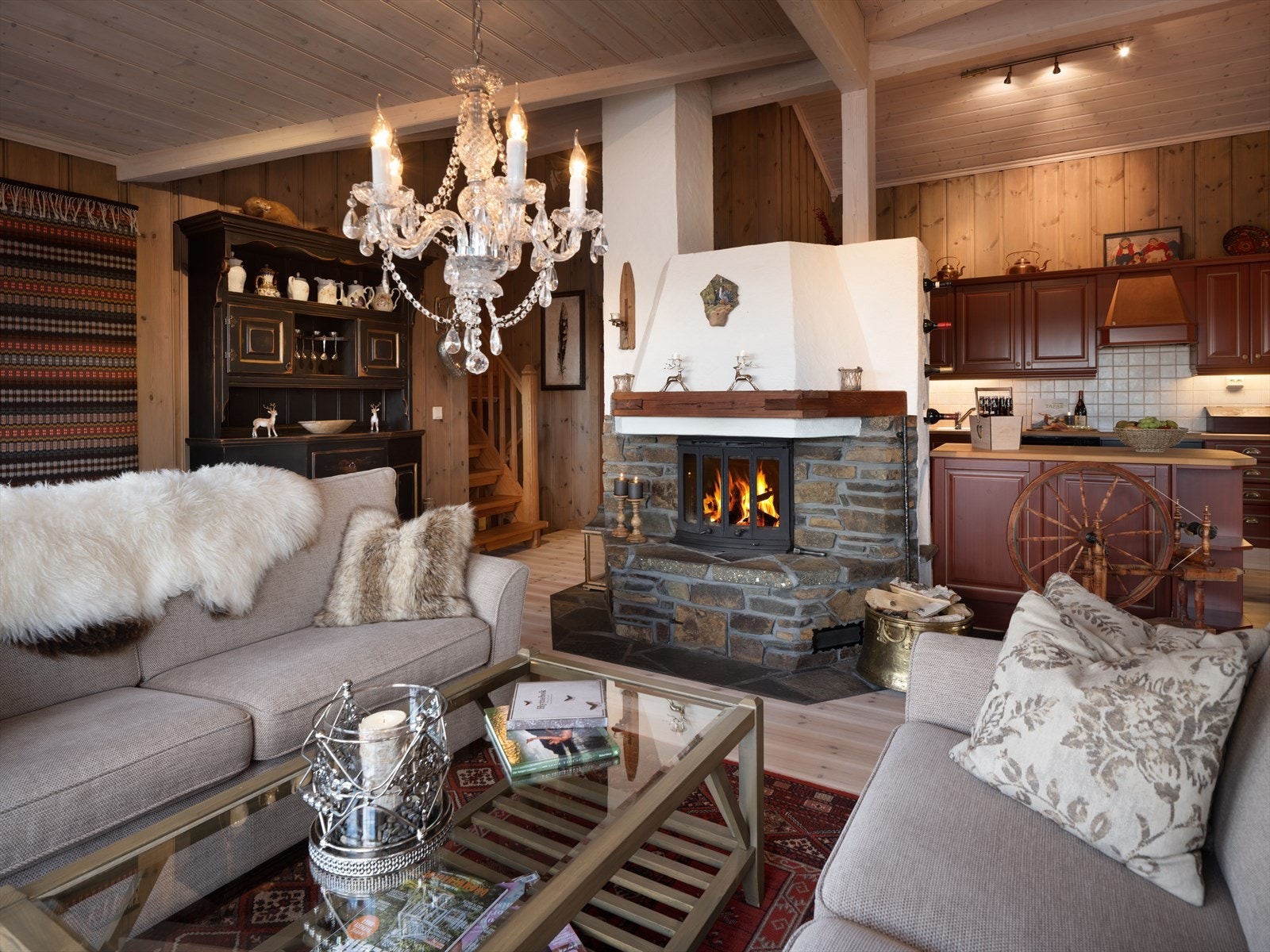 Romslig stue med gjennomførte detaljer Galleribilde