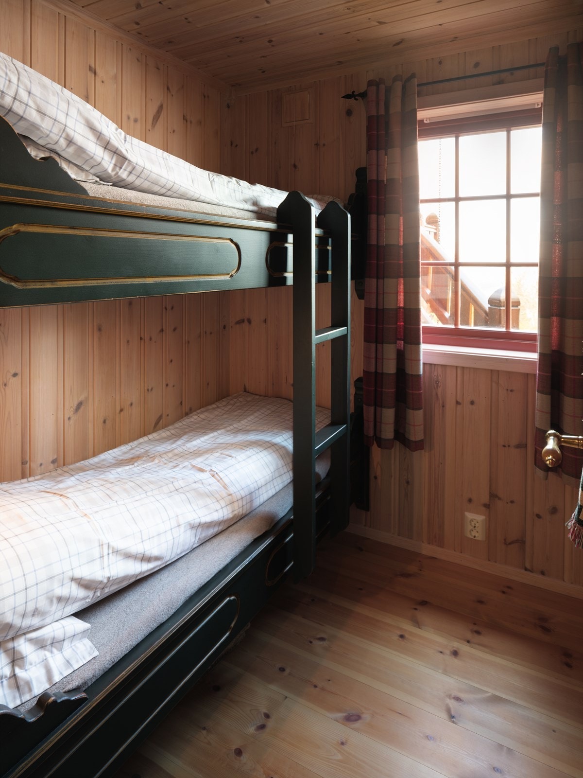 Soverom 3 med plassbygget køyeseng Galleribilde