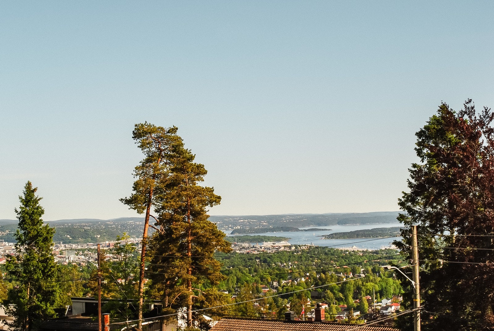 Fra terrassen er det åpent utsyn mot Oslofjorden og byen. Galleribilde