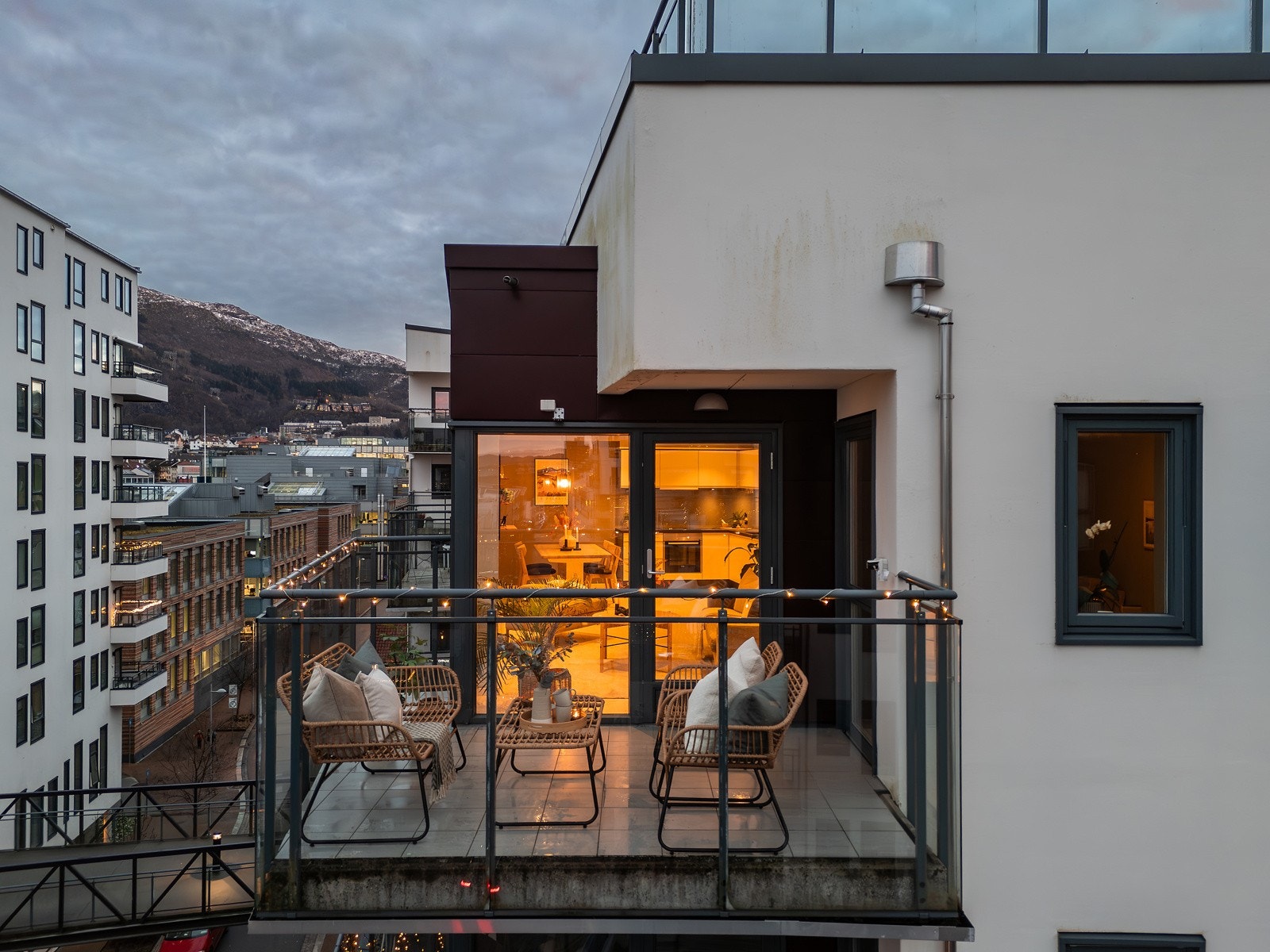 - Leiligheten har en høy og fin beliggenhet i 6.etasje - Galleribilde