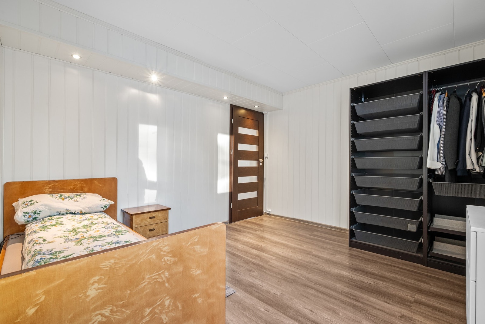 Her er det dør inn til vaskerom. Galleribilde