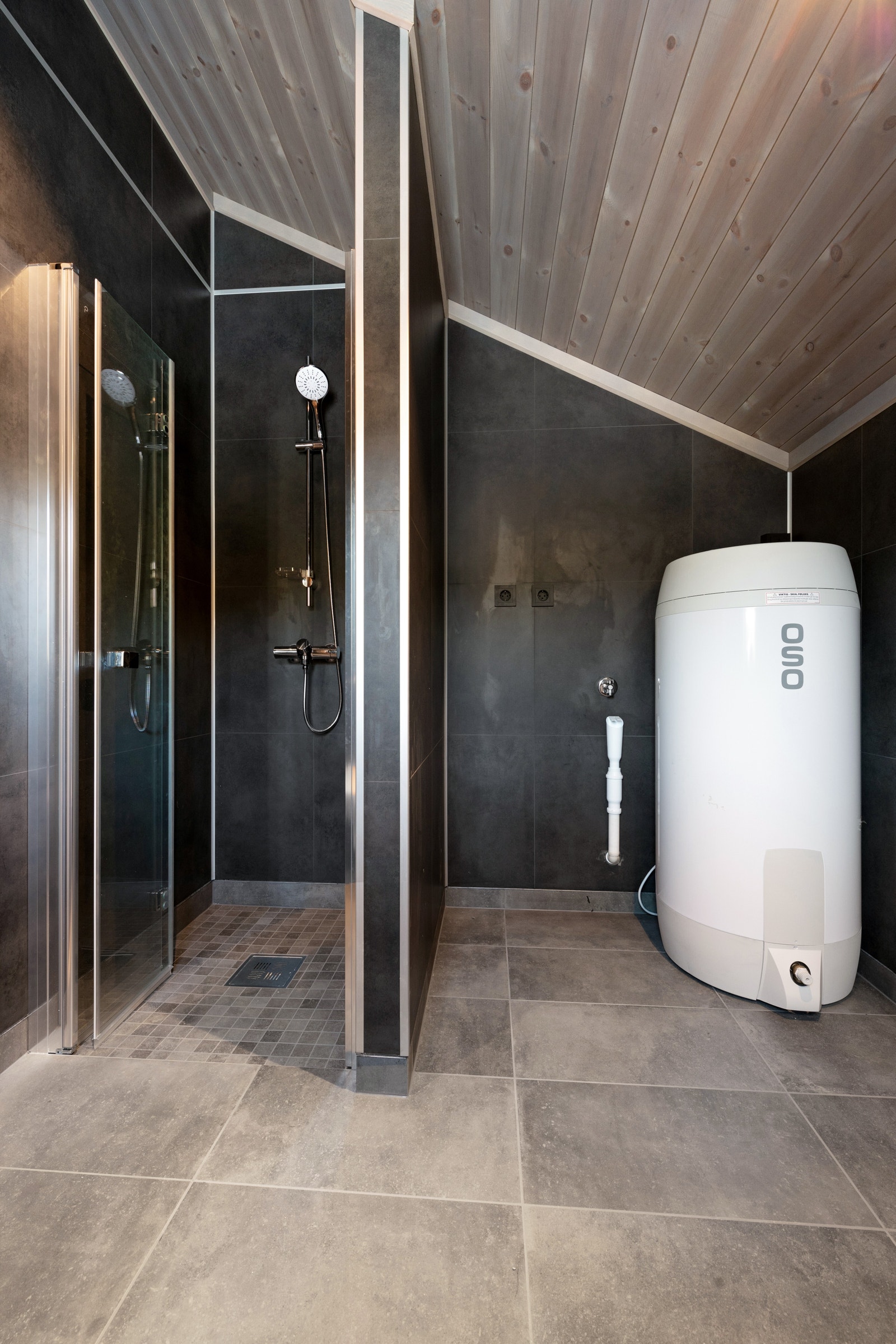 I tilknytning til stua finner man 1 av 2 bad Galleribilde