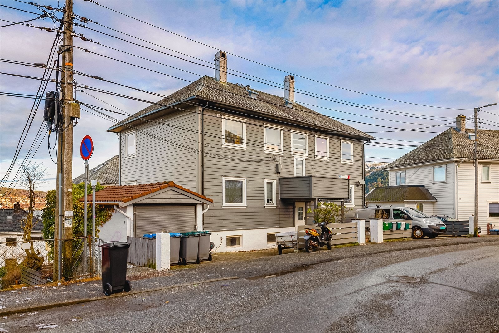 Sameiet består av 6 seksjoner og er veldrevet med lave månedlige felleskostnader. Galleribilde