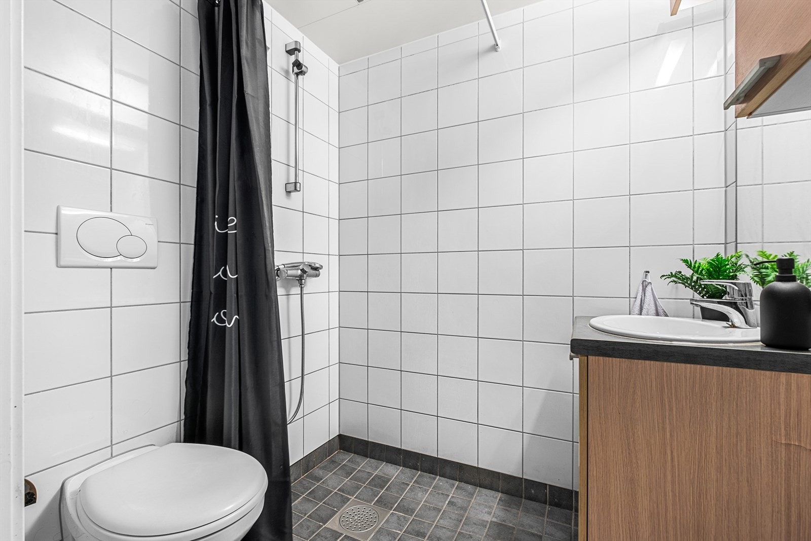 Flislagt baderom på 2,5m². Galleribilde