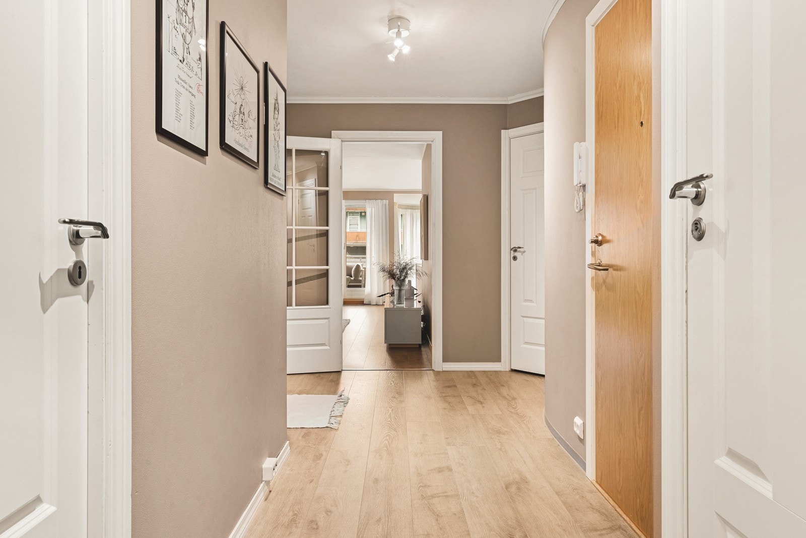 Gangen knytter de øvrige rommene fint sammen. Galleribilde