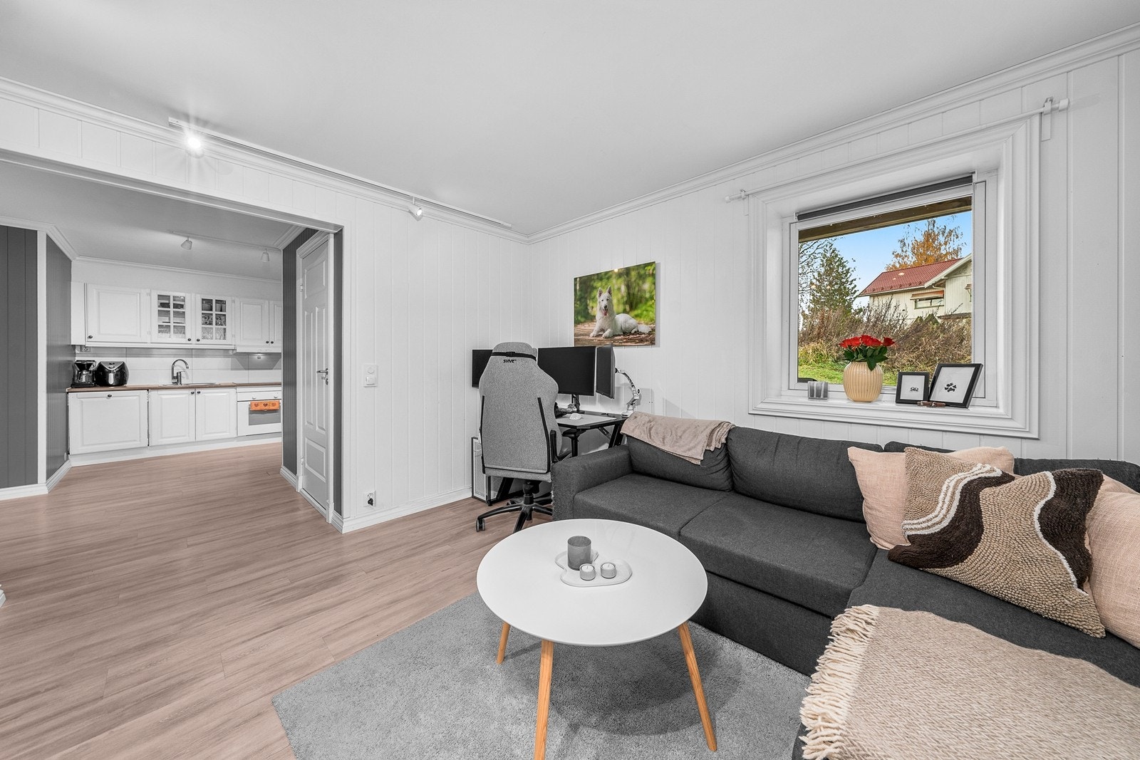 Leilighet - Kjøkken og stue i åpen løsning Galleribilde