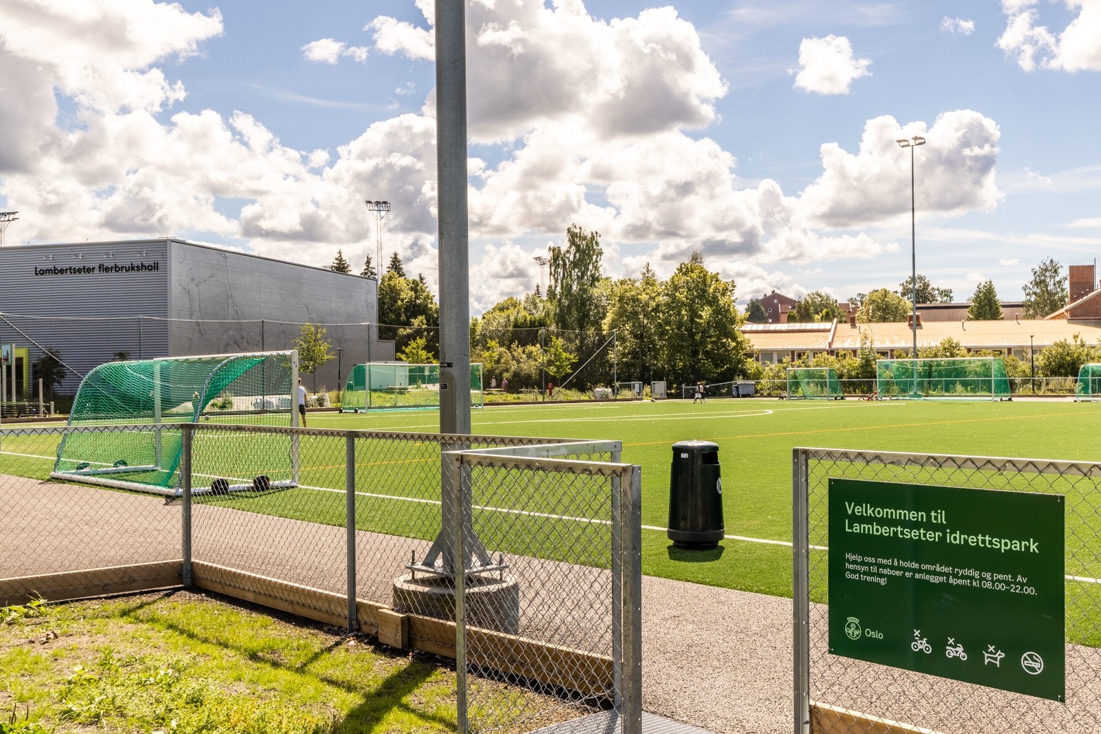 Nærområde - Lambertseter idrettspark og flerbrukshall. Galleribilde
